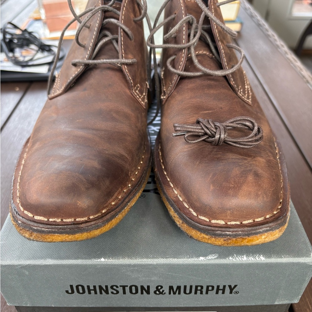 Johnston & Murphy Men's Dark Brown Chukka Boots